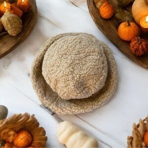 Forever 21 Sherpa Fall Bucket Hat NWT